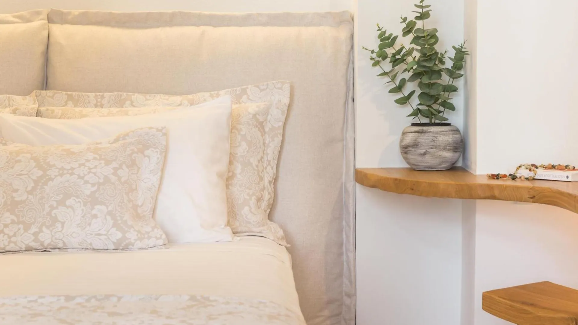 Le Bijou Luxury Upper Suite, roof garden with jacuzzi&unique views! Réthymnon Appartement