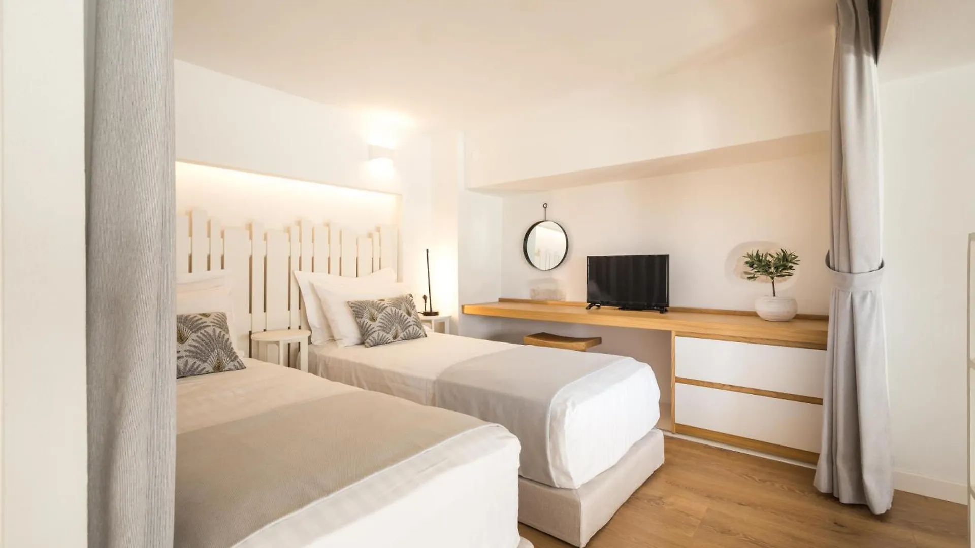 Appartement Le Bijou Luxury Upper Suite, roof garden with jacuzzi&unique views! Réthymnon