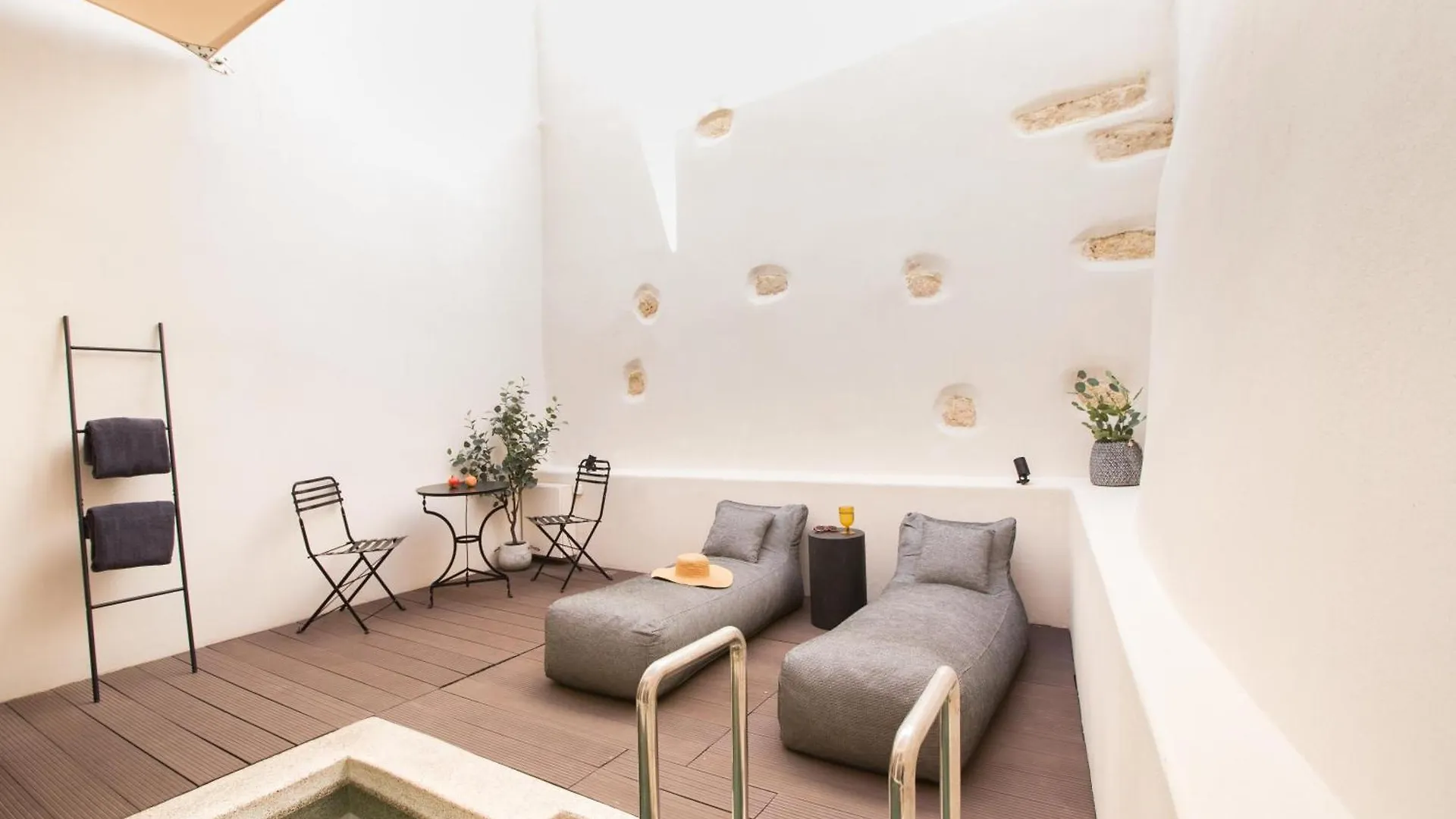 Appartement Le Bijou Luxury Upper Suite, roof garden with jacuzzi&unique views! Réthymnon Grèce