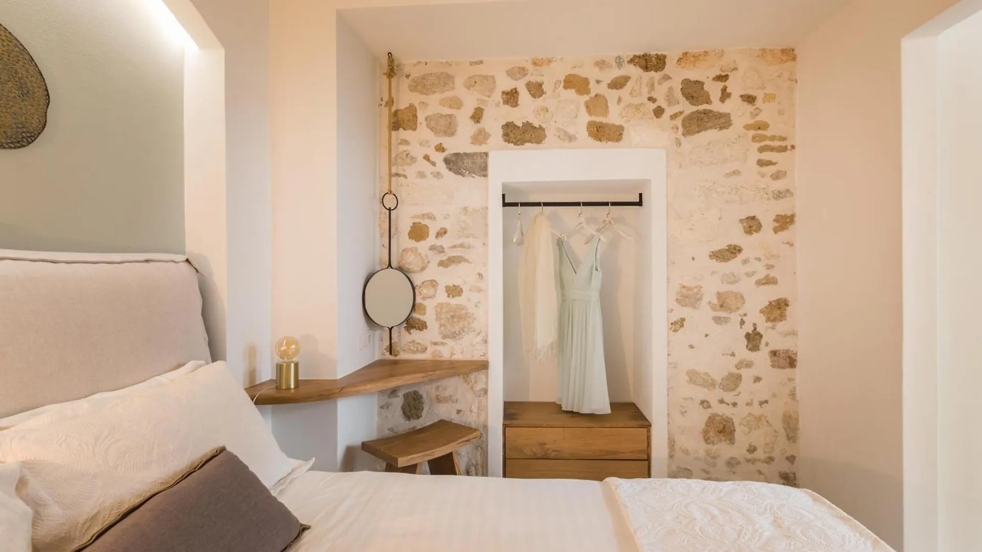Le Bijou Luxury Upper Suite, roof garden with jacuzzi&unique views! Réthymnon Appartement